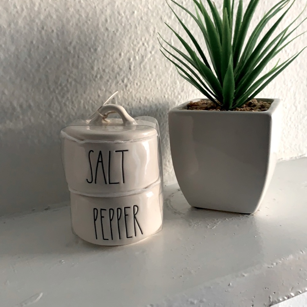 NWT’s Rae Dunn Salt & Pepper